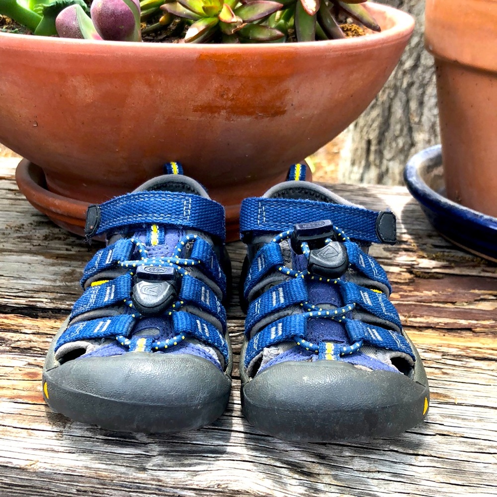 Keen Newport H2 WATER/HIKING Size 8